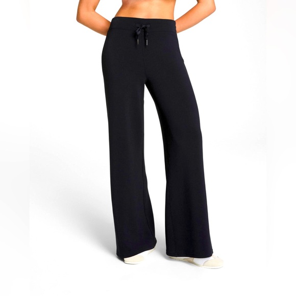 SPANX AirEssentials®
Wide Leg Pant Size Medium - Picture 2 of 7